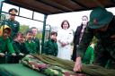 gấp chăn.jpg - 